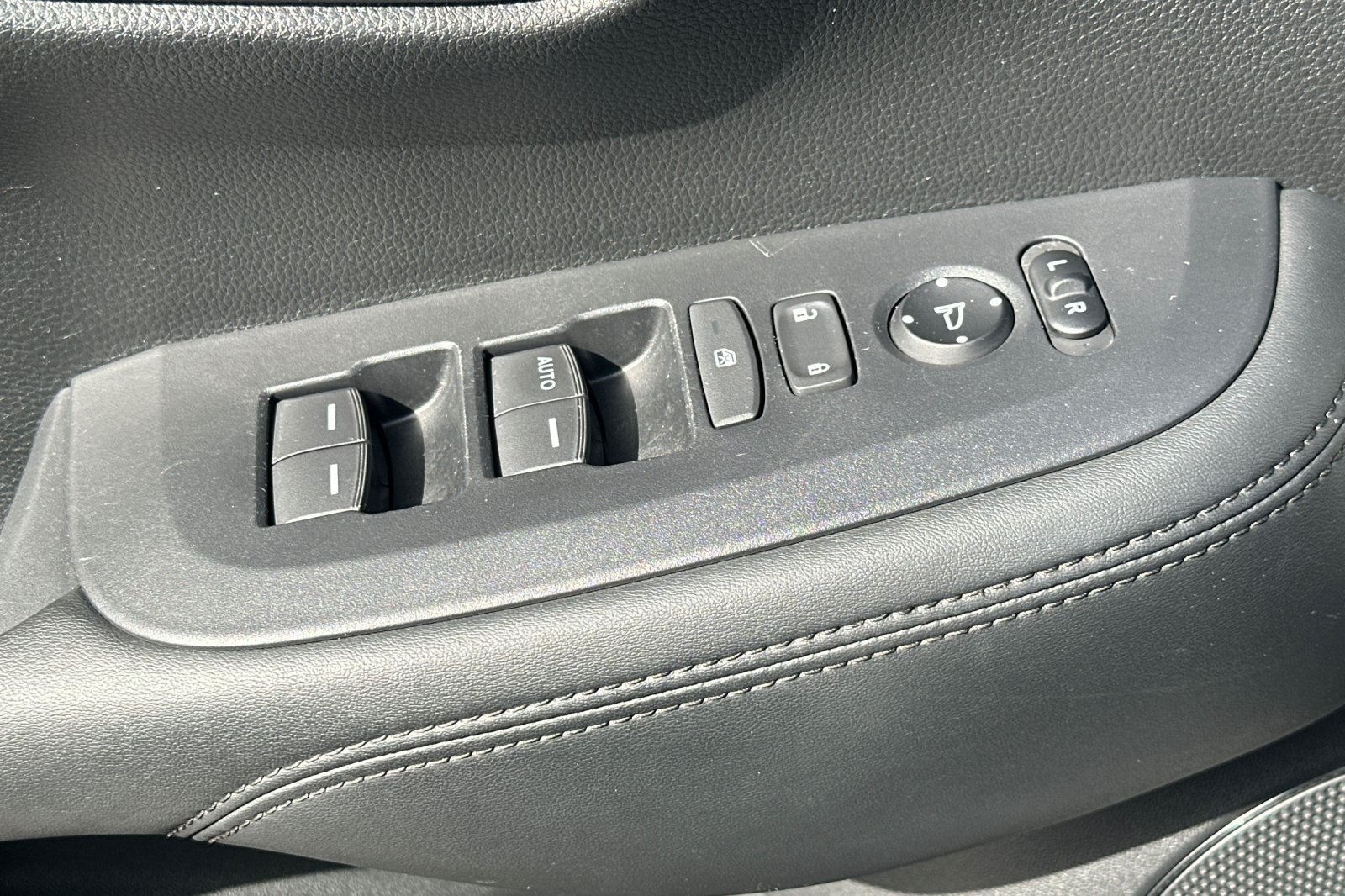 2023 Honda HR-V LX photo 9