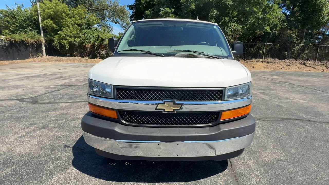 2023 Chevrolet Express Cargo Van photo 3