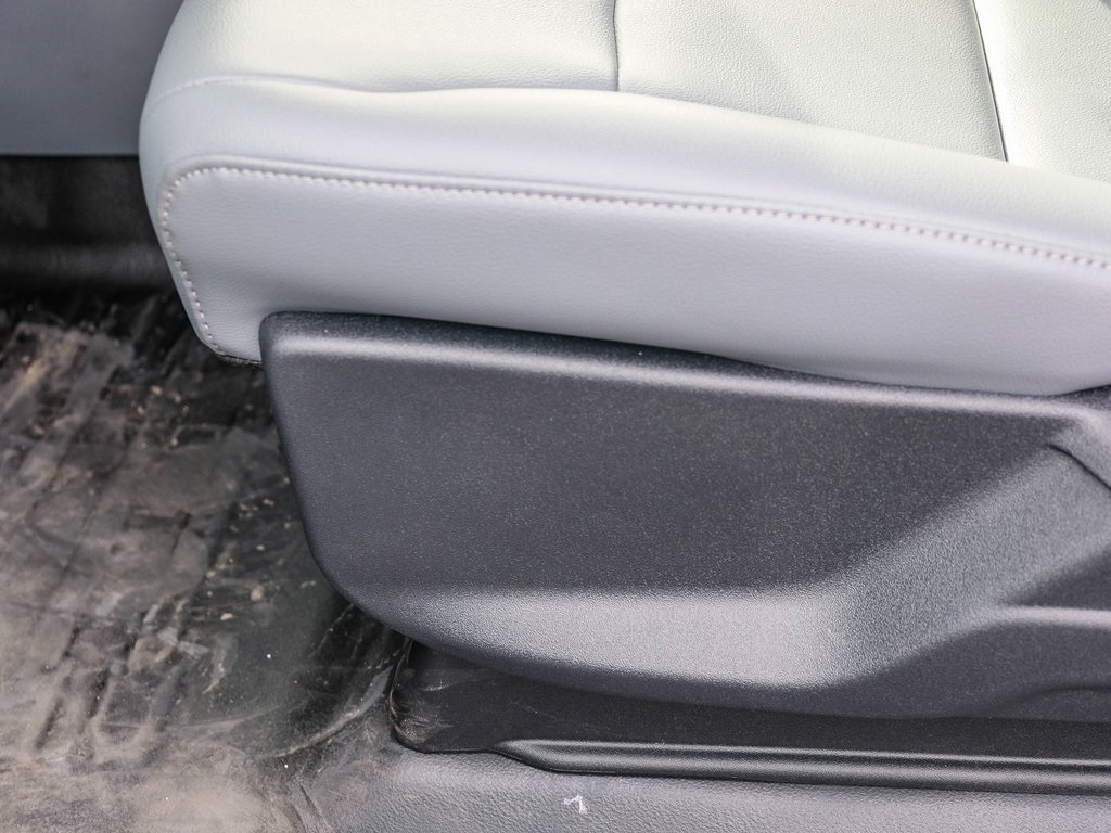2024 Ford F-150 Lightning photo 18