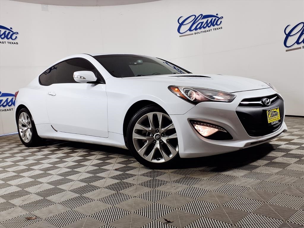 2015 Hyundai Genesis Coupe Base's photo