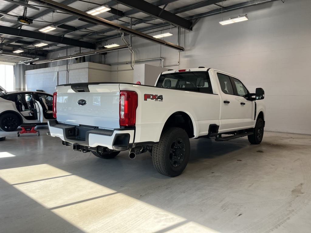 2026 Ford F-350 XL photo 5