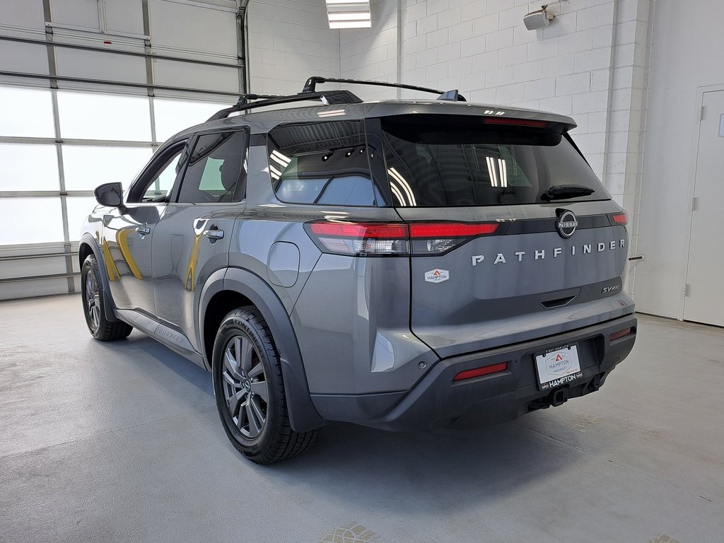 2022 Nissan Pathfinder SV photo 5