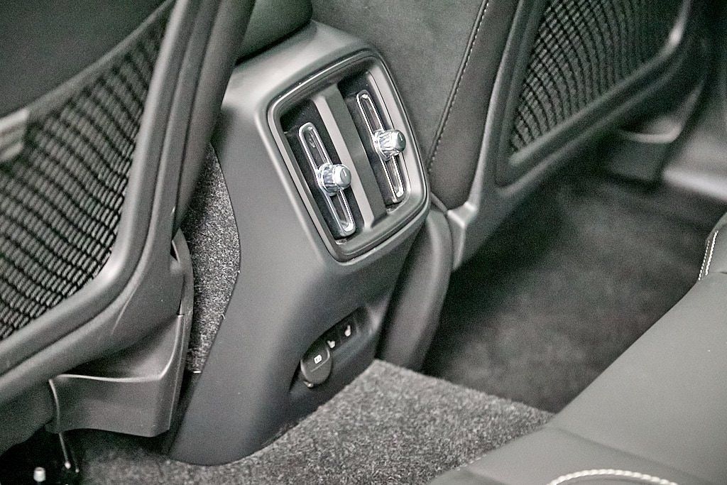 2023 VOLVO C40 - Image 20