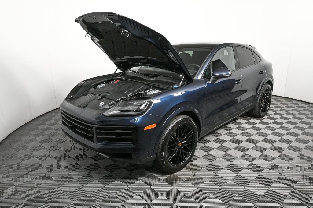 2026 Porsche Cayenne Coupe photo 31
