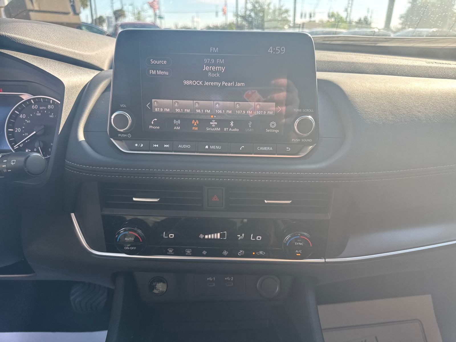 2026 Nissan Rogue SV photo 15