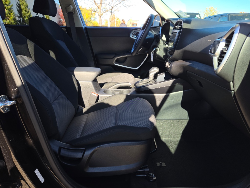 2024 Kia Soul LX photo 4