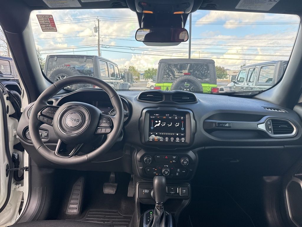 2021 Jeep Renegade Latitude photo 12