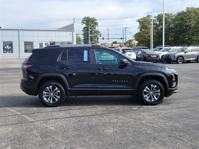 2025 Chevrolet Equinox LT photo 2