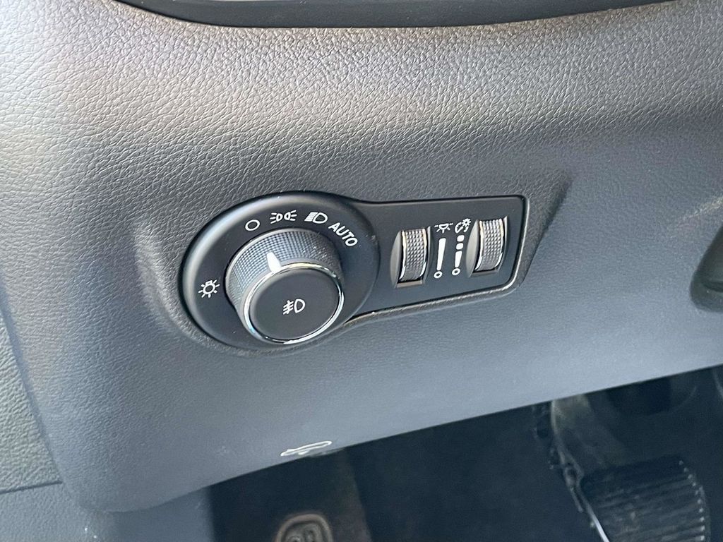 2025 Jeep Compass Latitude photo 23