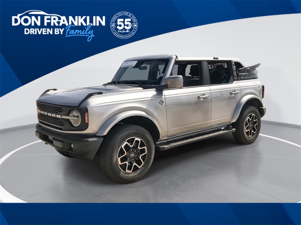 2023 Ford Bronco 4-Door Outer Banks's photo