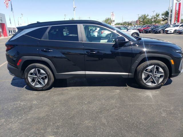 2025 Hyundai Tucson SEL photo 3