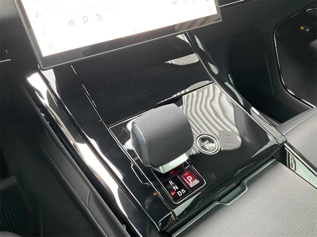 2025 Land Rover Range Rover Sport SE photo 16