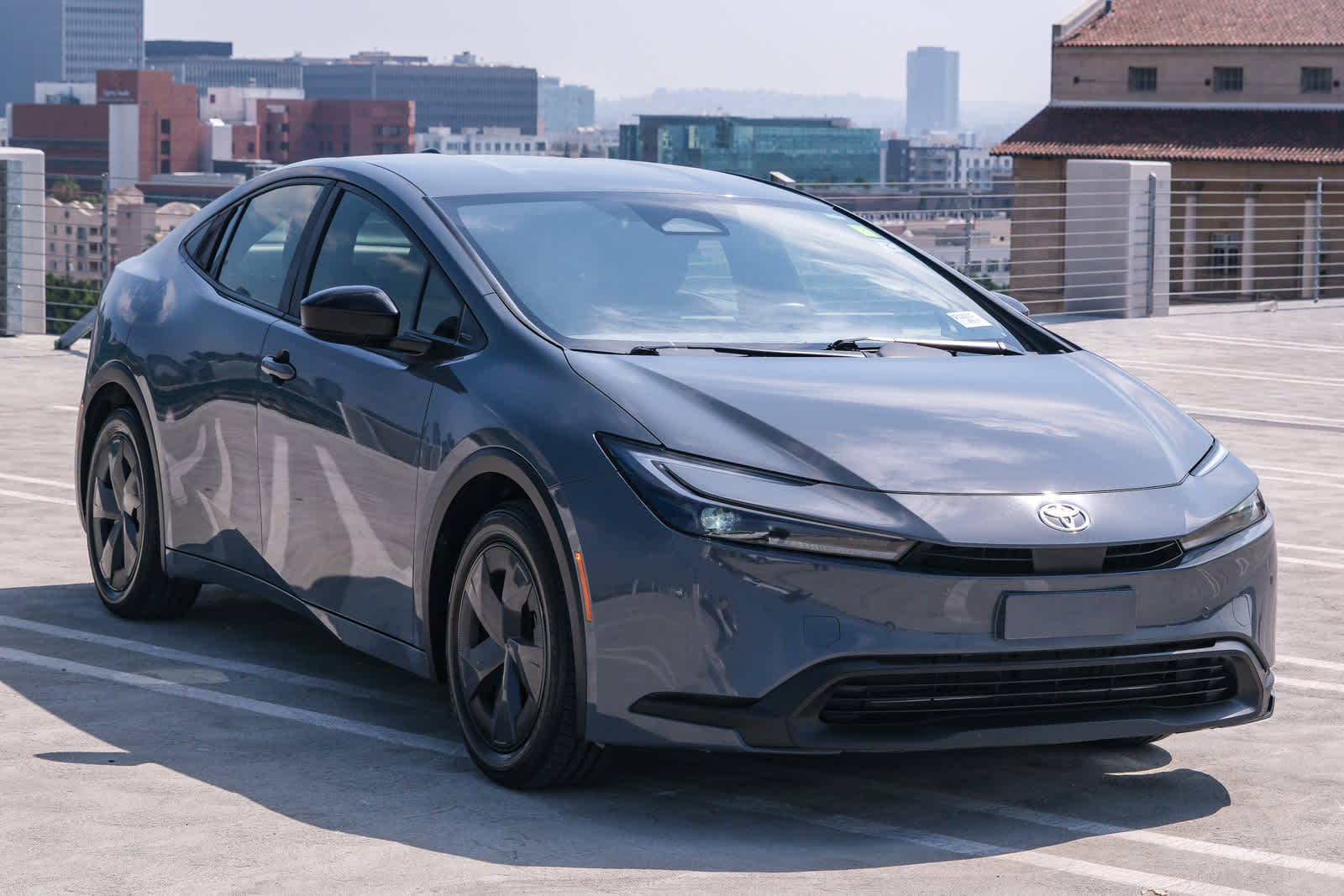 2023 Toyota Prius LE photo 3