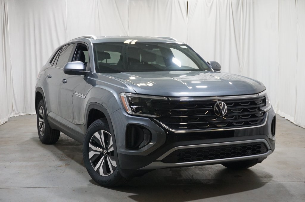 2025 Volkswagen Atlas Cross Sport SE photo 2