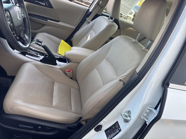 2017 Honda Accord Hybrid Touring photo 10