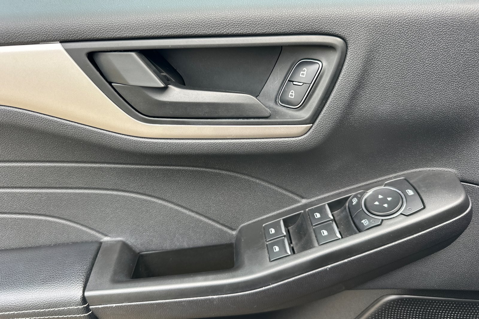 2022 Ford Escape SE photo 6