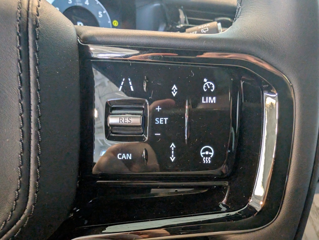 2026 Land Rover Range Rover Velar S photo 18