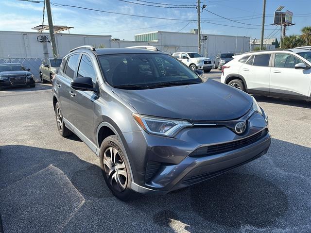 2018 Toyota RAV4 LE photo 2