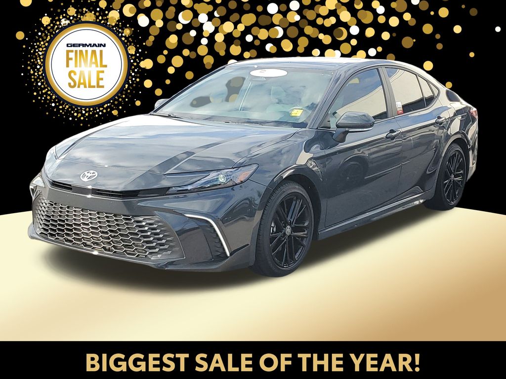 2025 Toyota Camry SE's photo