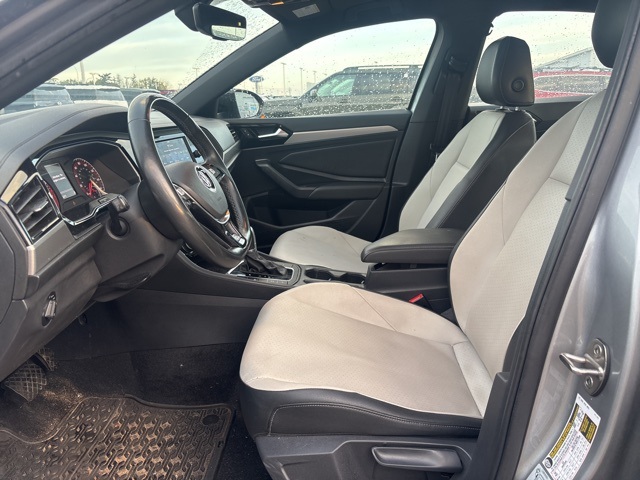 2019 Volkswagen Jetta R-Line photo 5