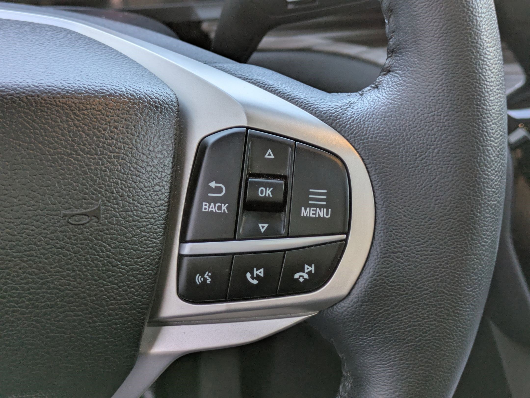 2022 Ford Explorer Limited photo 17