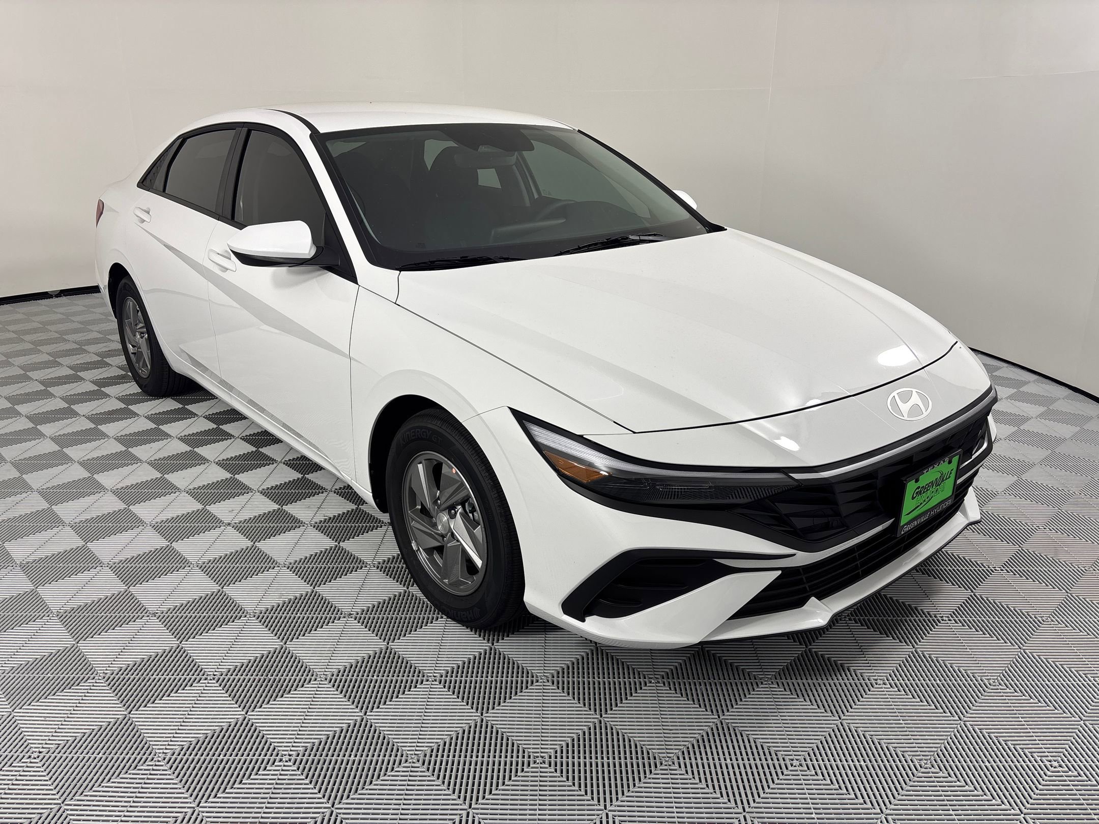 2025 Hyundai Elantra SE photo 7