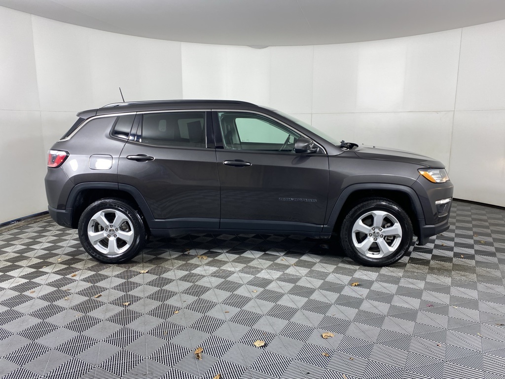 2020 Jeep Compass Latitude photo 3