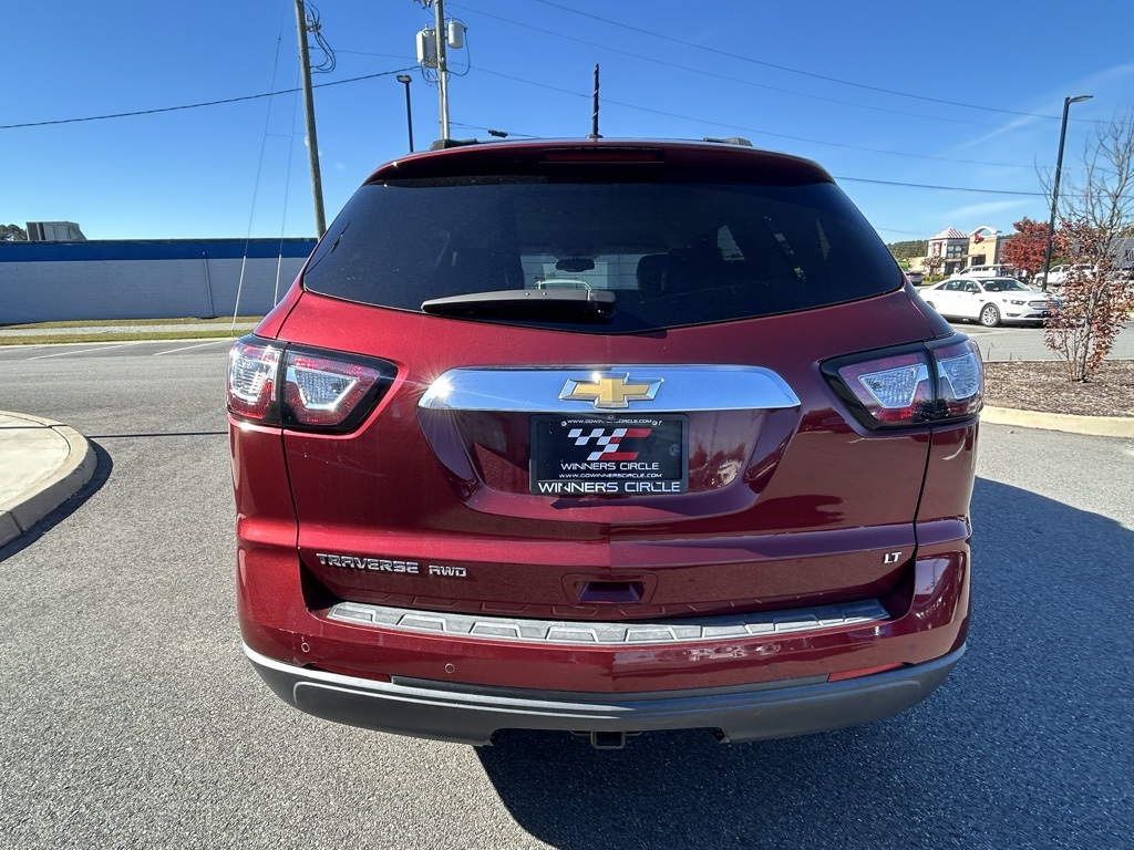 2017 Chevrolet Traverse 2LT photo 4