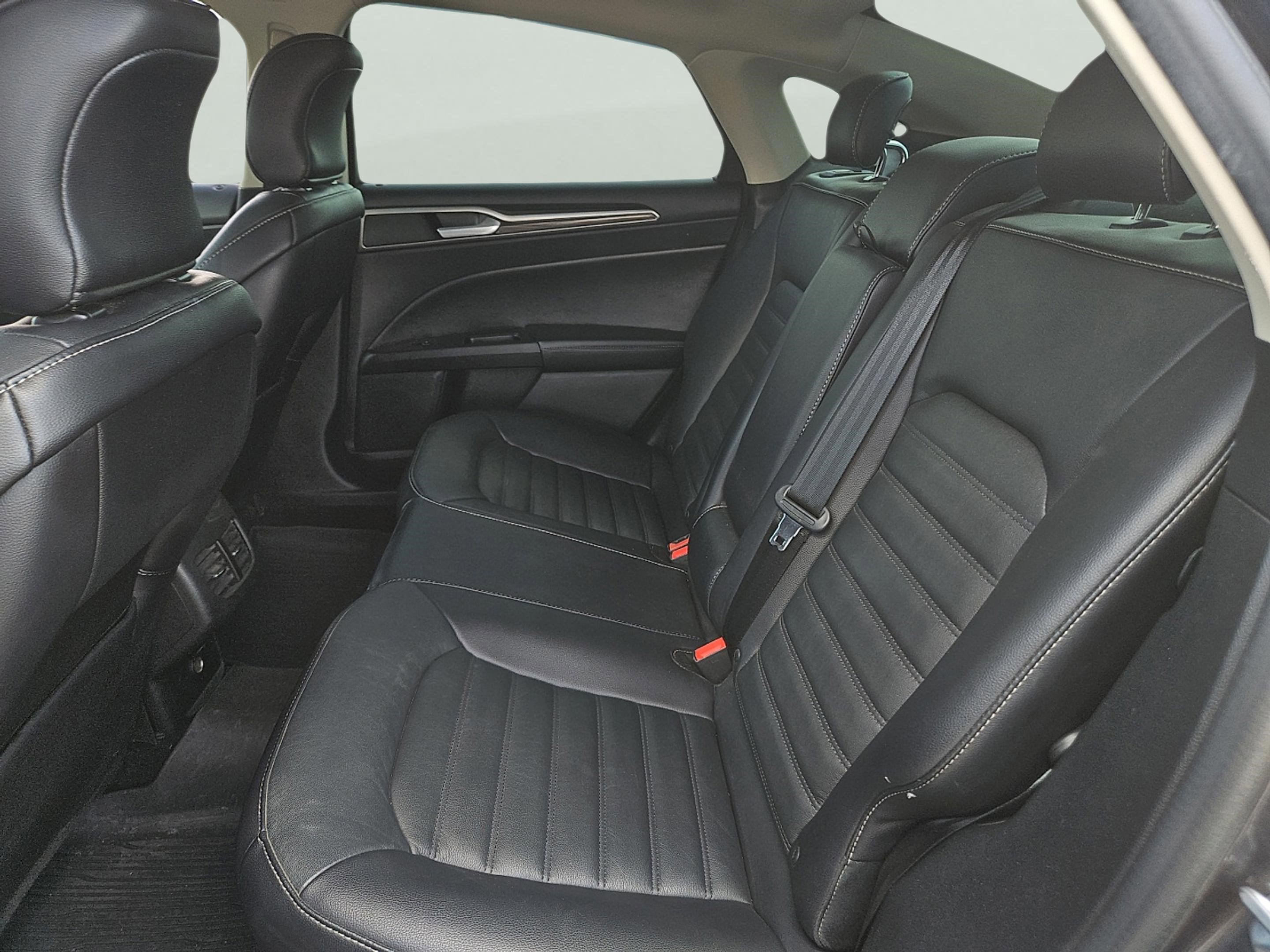 2017 Ford Fusion SE photo 10
