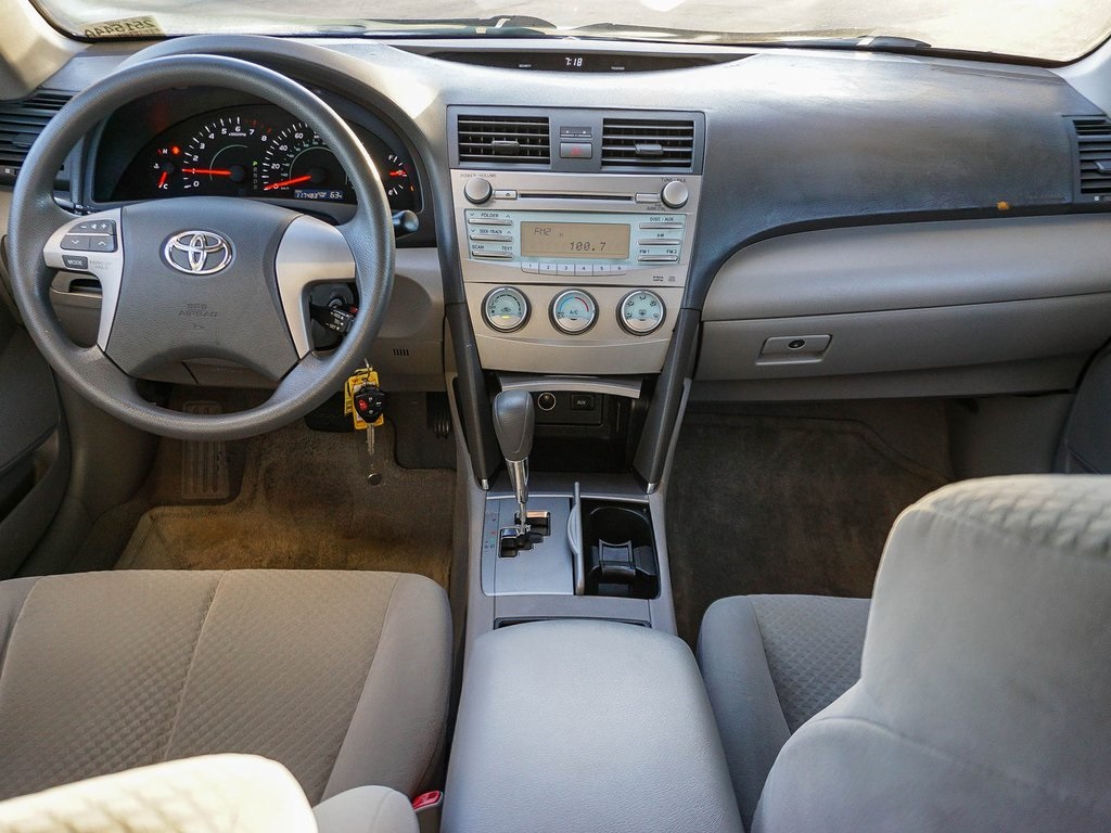 2007 Toyota Camry LE photo 13