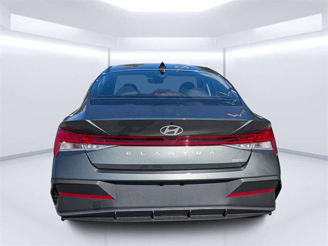 2025 Hyundai Elantra Hybrid Blue photo 4