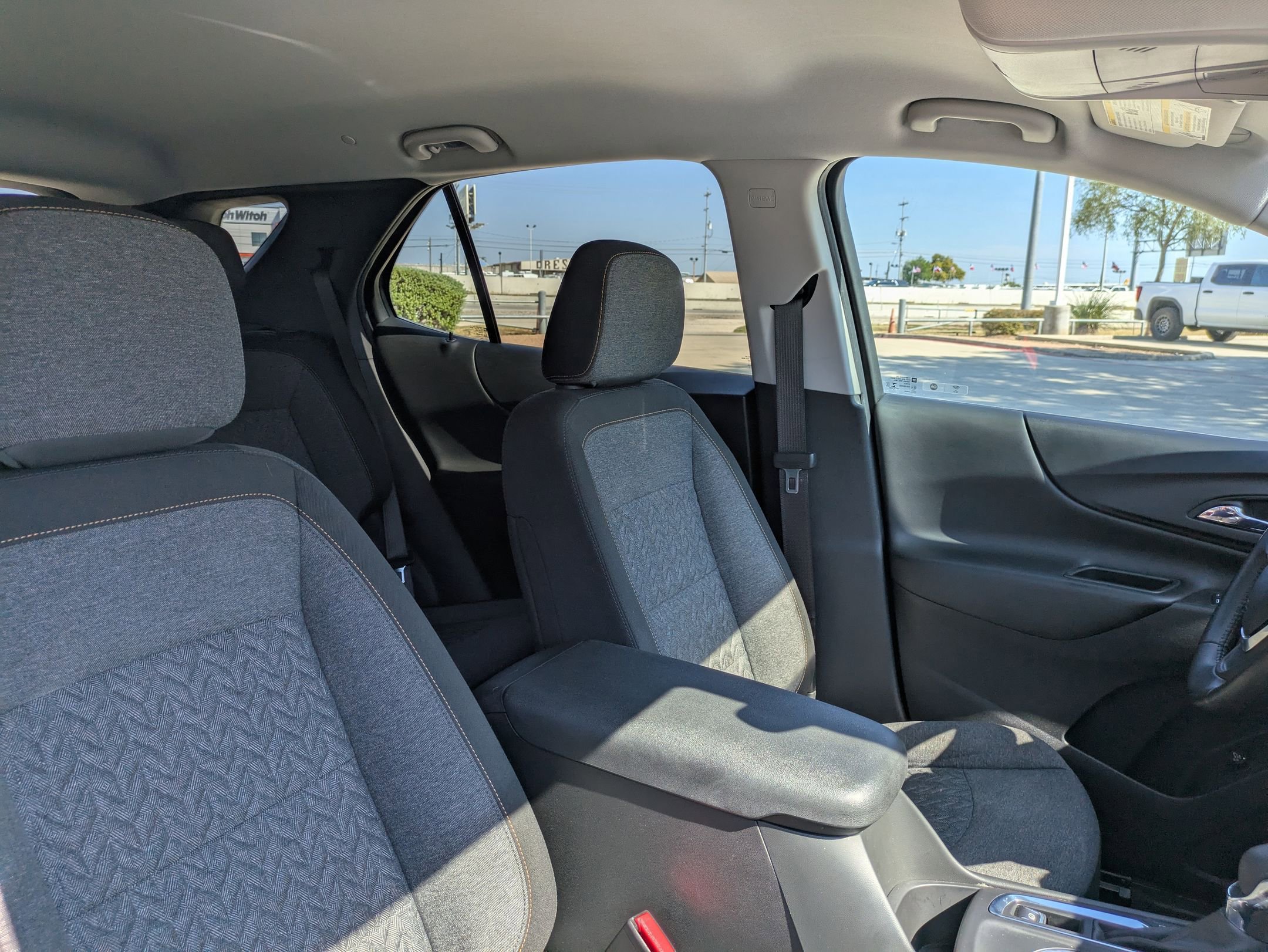2022 Chevrolet Equinox LT photo 29