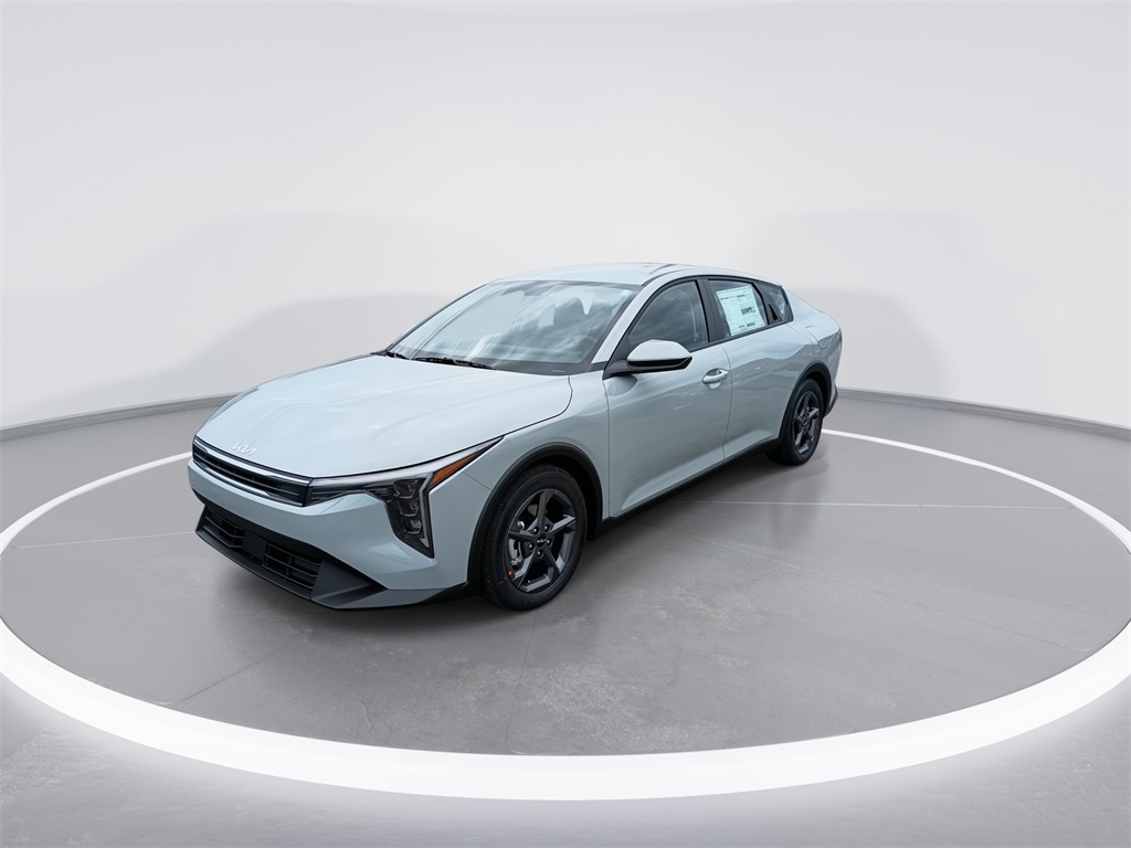 2025 Kia K4 LXS photo 4