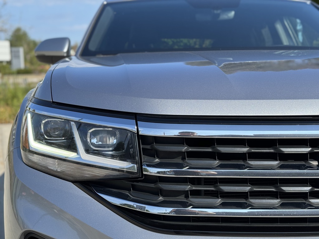 2023 Volkswagen Atlas Cross Sport V6 SE Technology photo 3