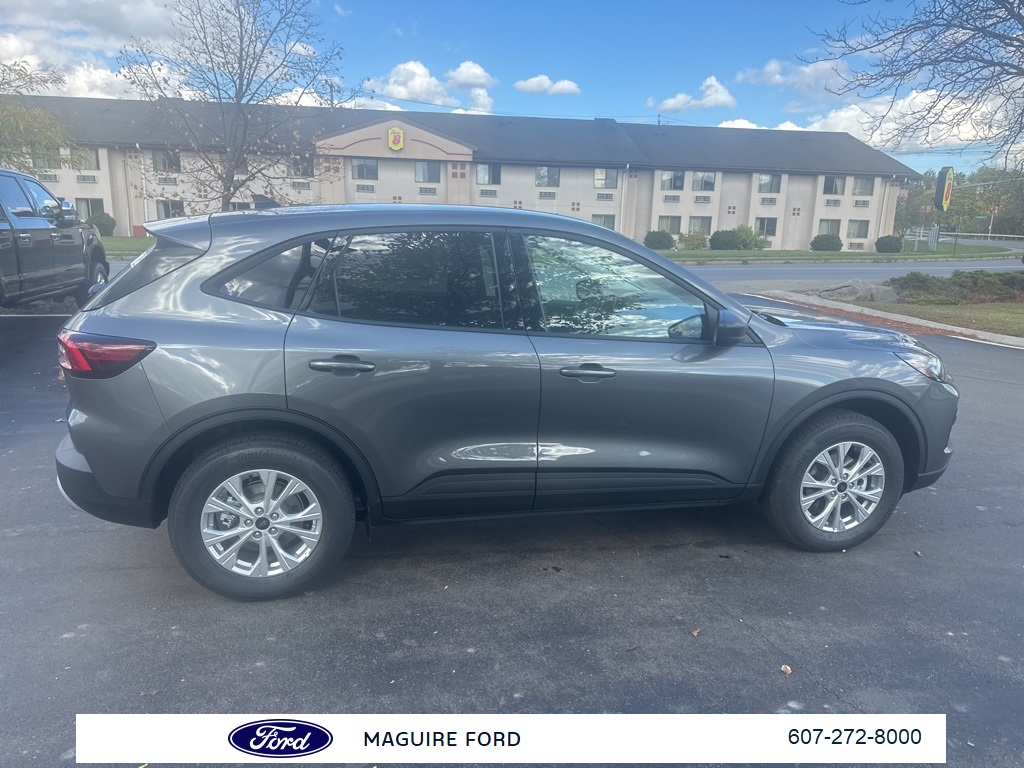 2025 Ford Escape Active photo 2
