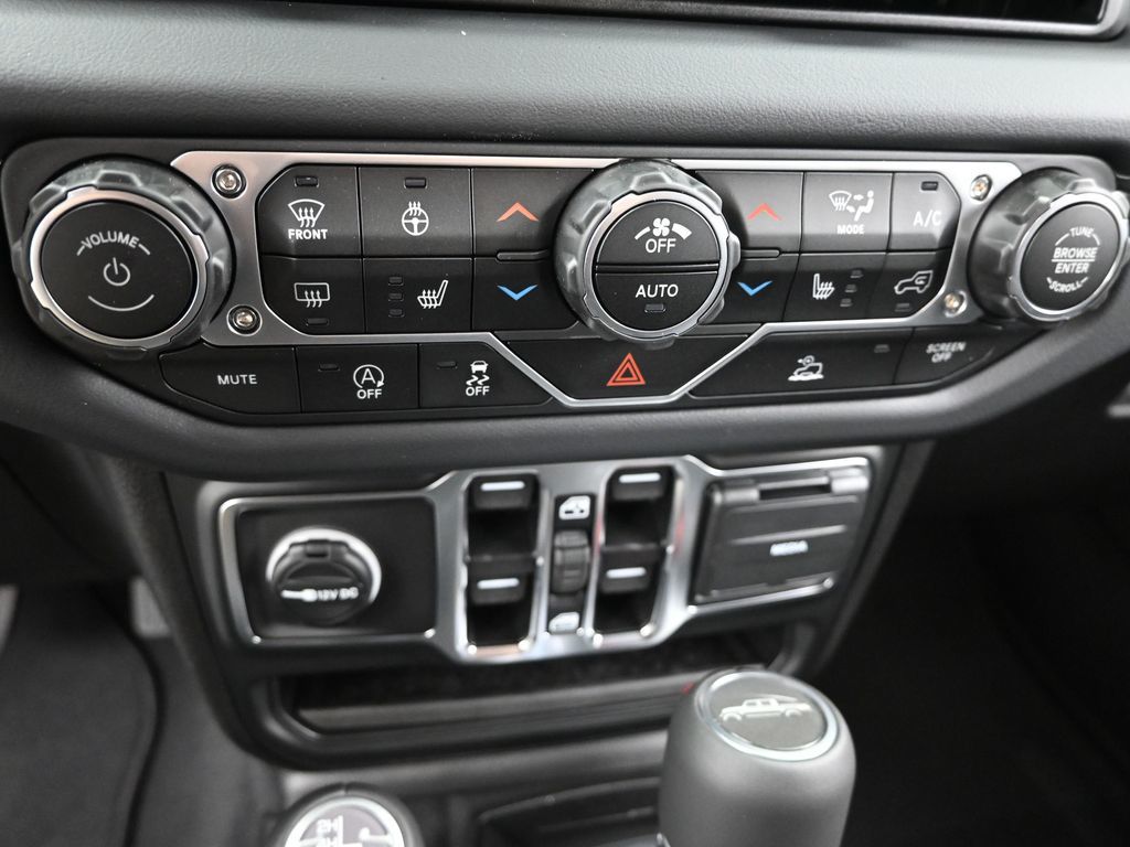 2025 Jeep Gladiator Sport photo 14