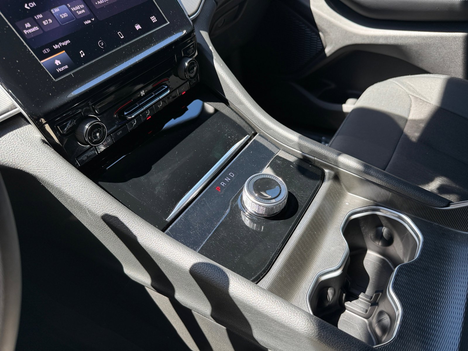 2024 Jeep Grand Cherokee Laredo photo 13