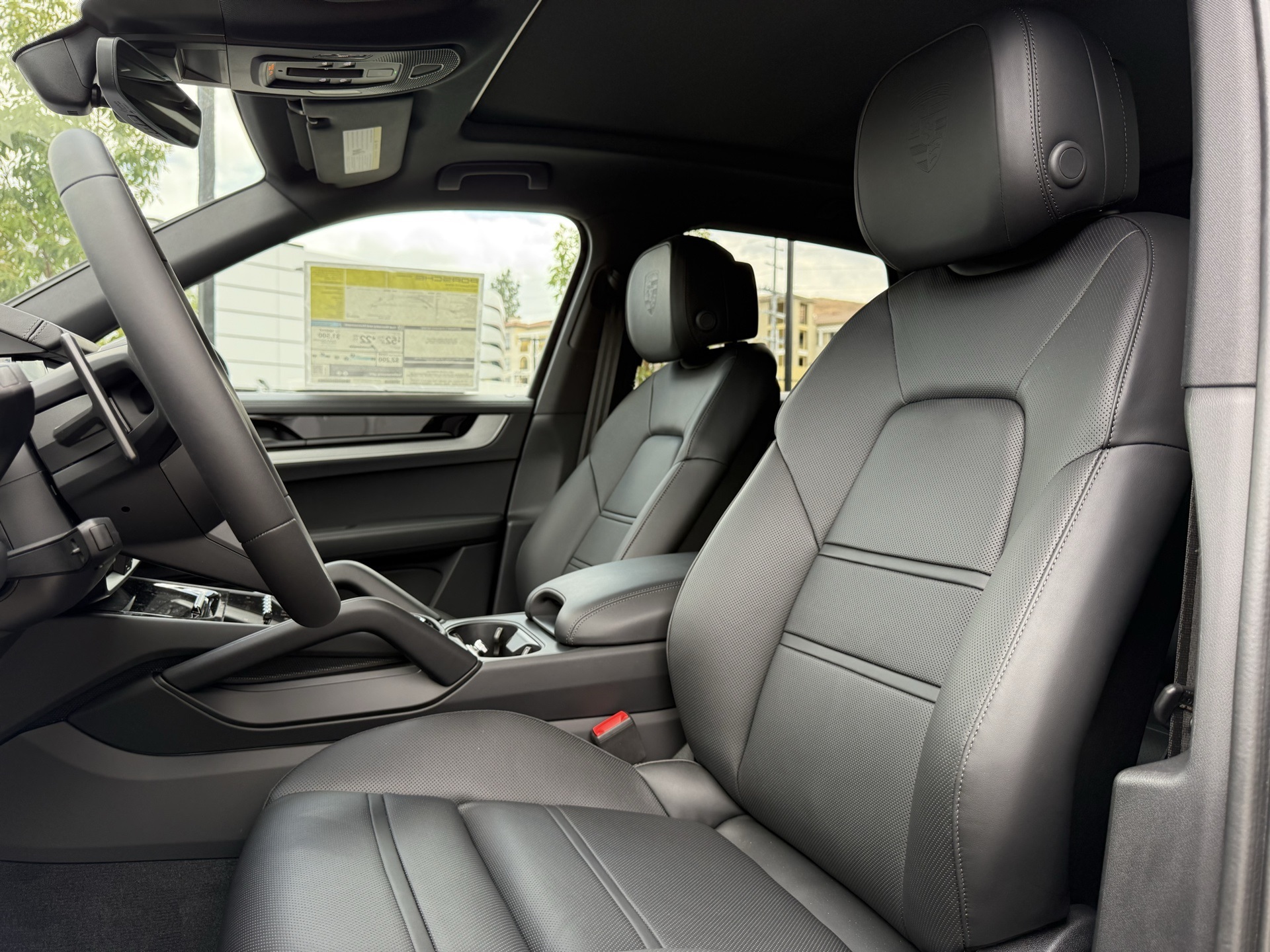 2025 Porsche Cayenne E-Hybrid S photo 2