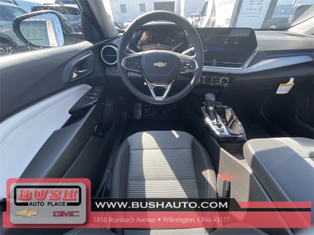 2025 Chevrolet Trax LT photo 10