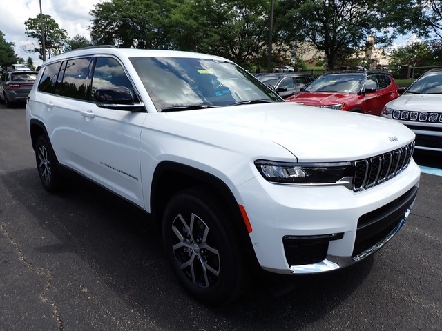 2025 Jeep Grand Cherokee Limited photo 6