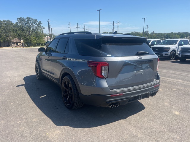 2023 Ford Explorer ST photo 2