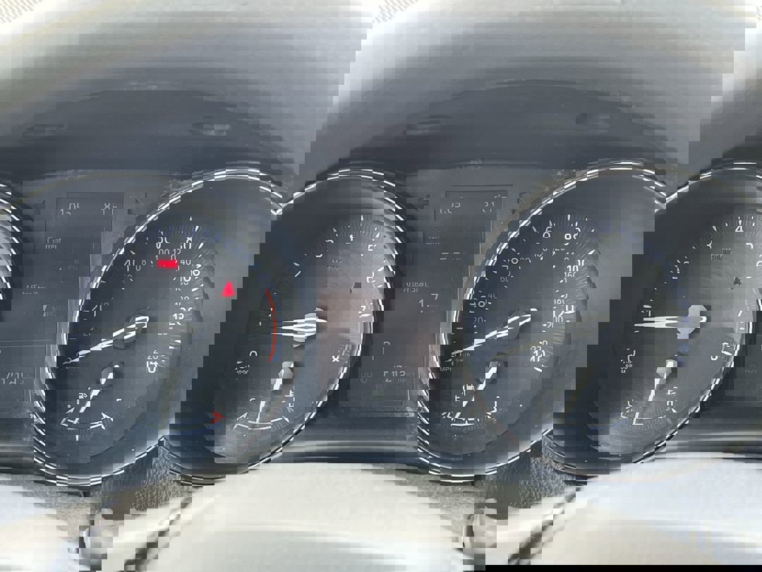 2021 Toyota C-HR LE photo 16