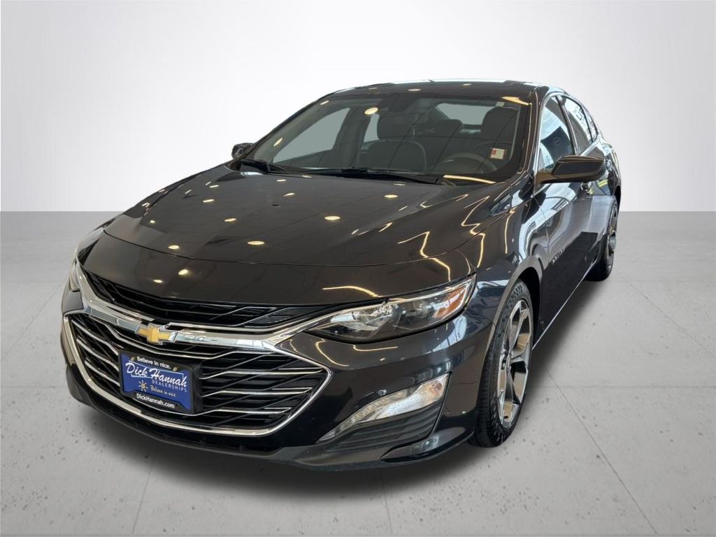 2023 Chevrolet Malibu 1LT photo 2