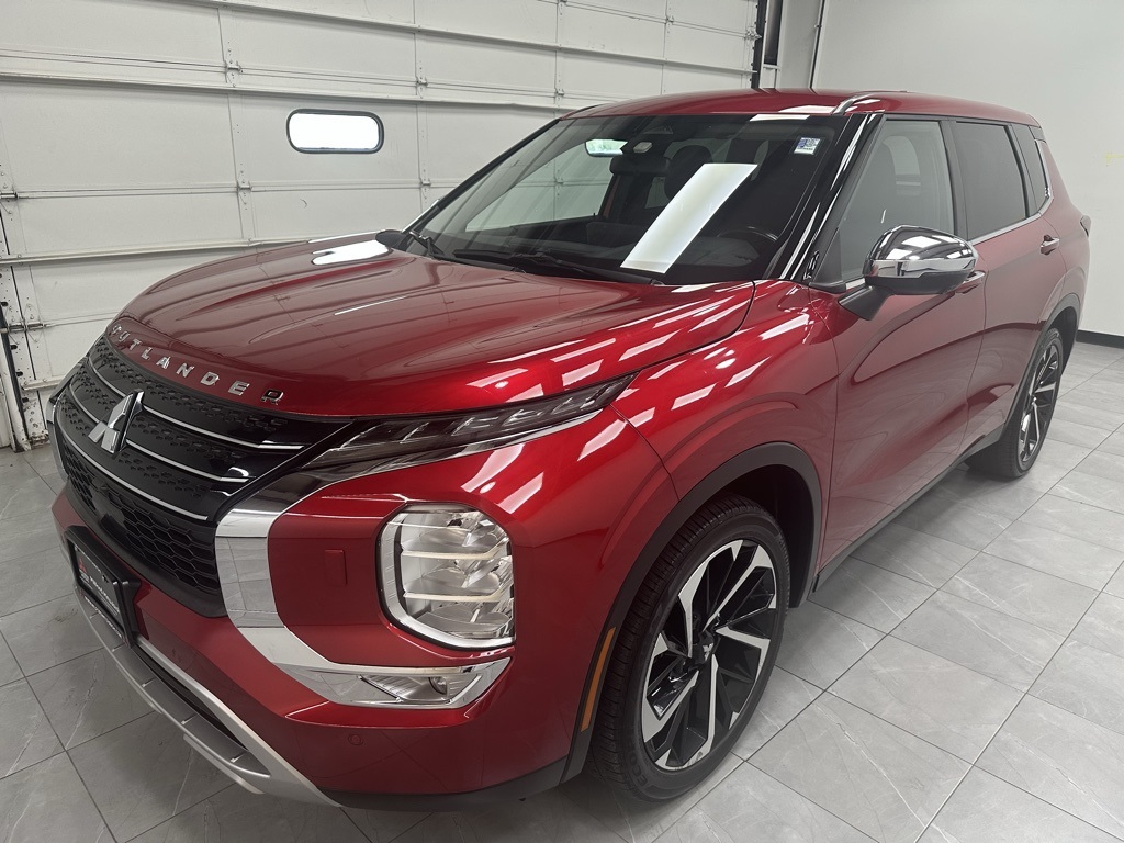2022 Mitsubishi Outlander SE photo 2