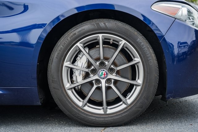 2019 Alfa Romeo Giulia Base photo 15