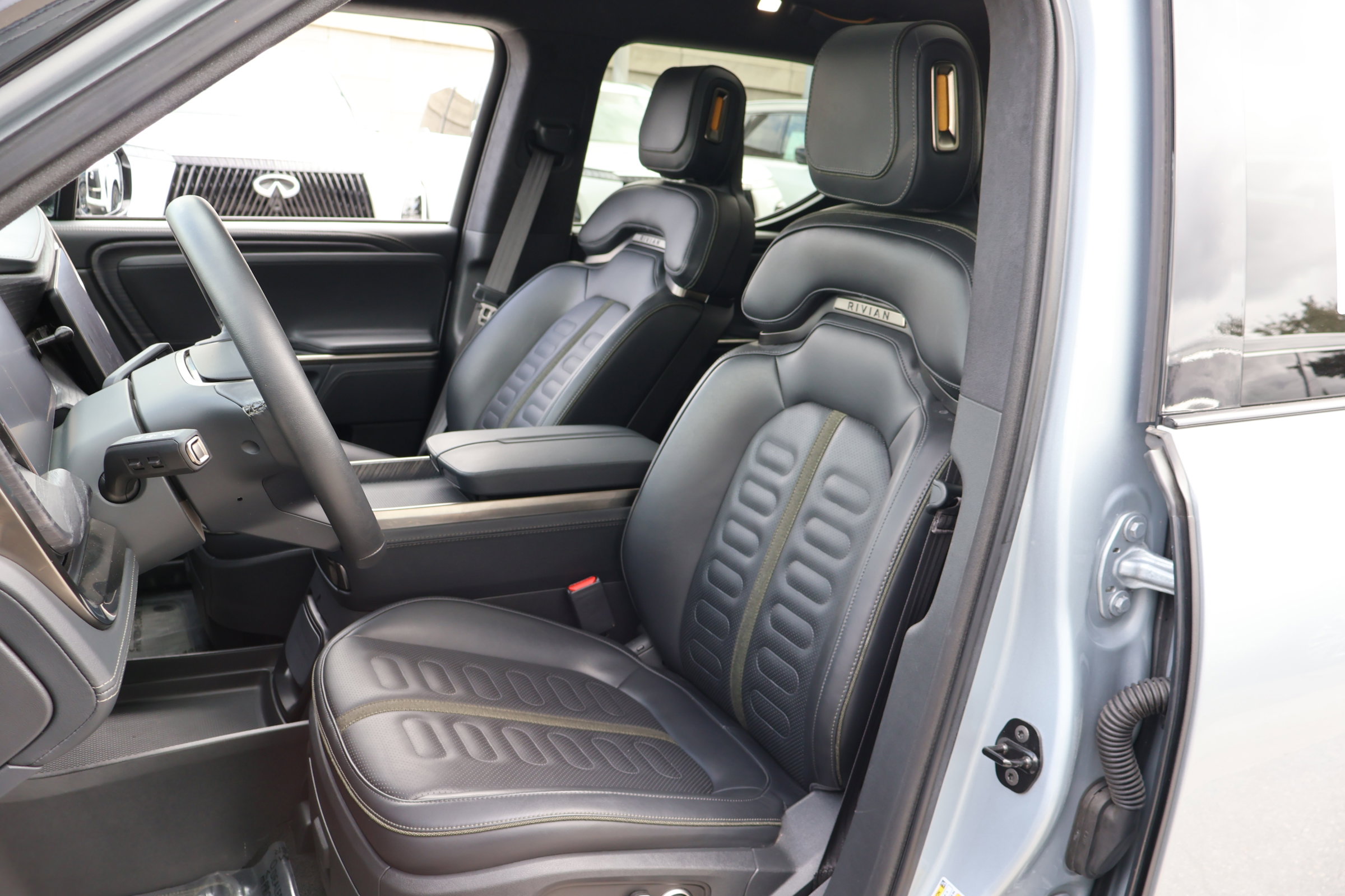 Used 2024 Rivian R1T Adventure with VIN 7FCTGBAA0RN033988 for sale in Clearwater, FL