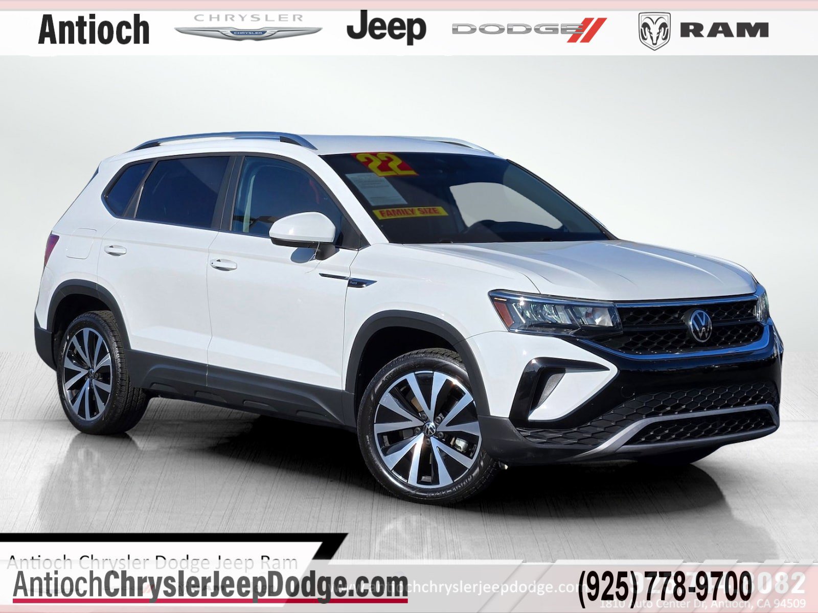 2022 Volkswagen Taos SE's photo