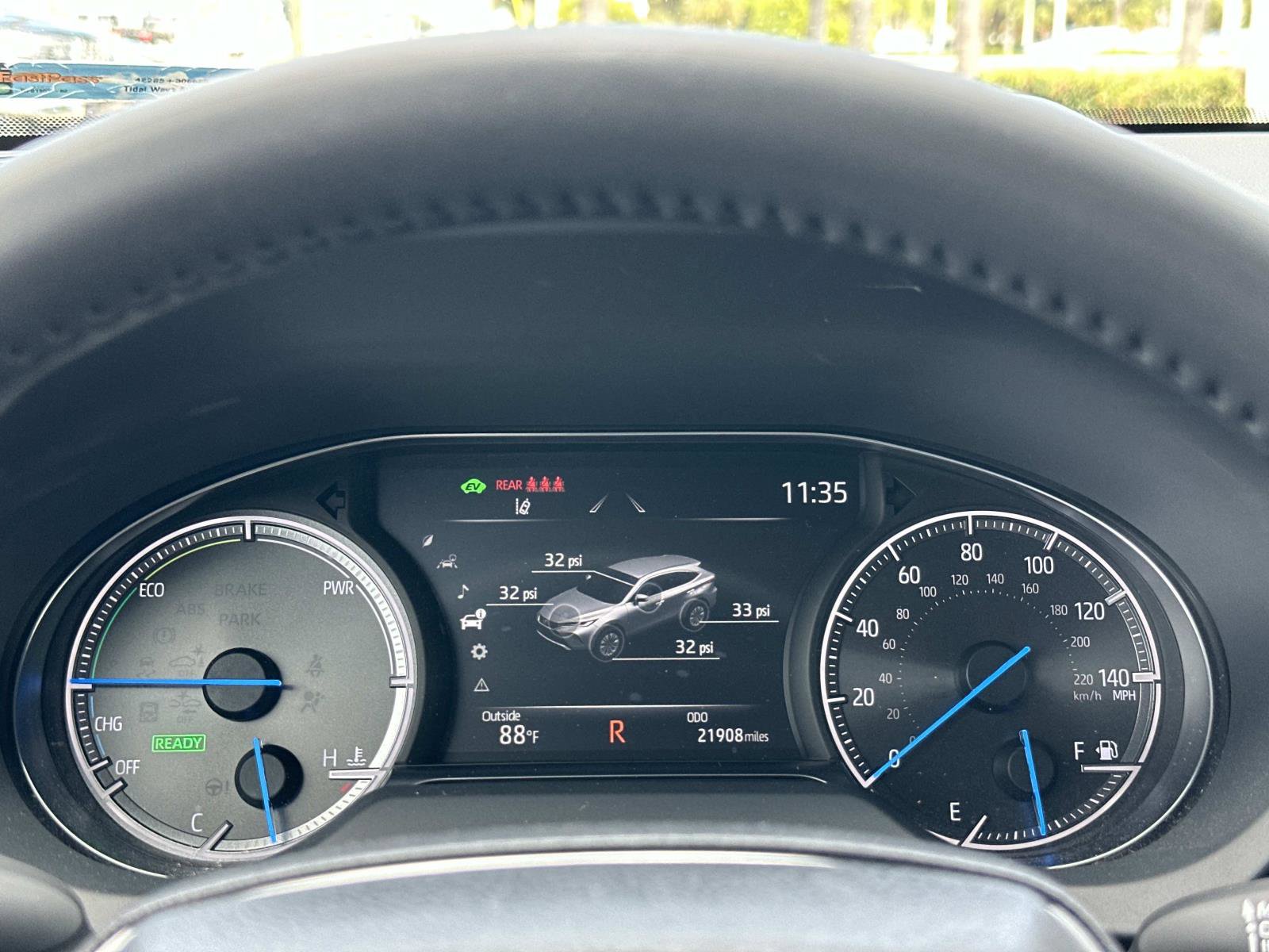 2023 Toyota Venza LE photo 29