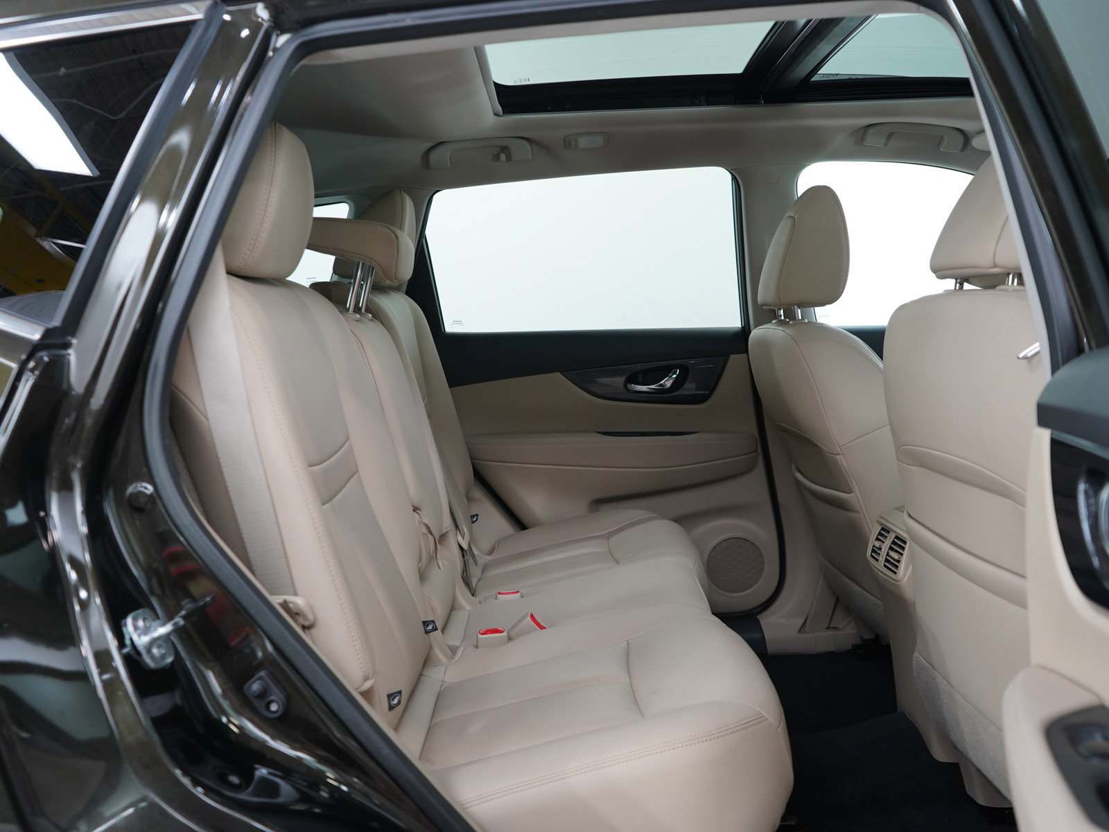 2016 Nissan Rogue SL photo 11