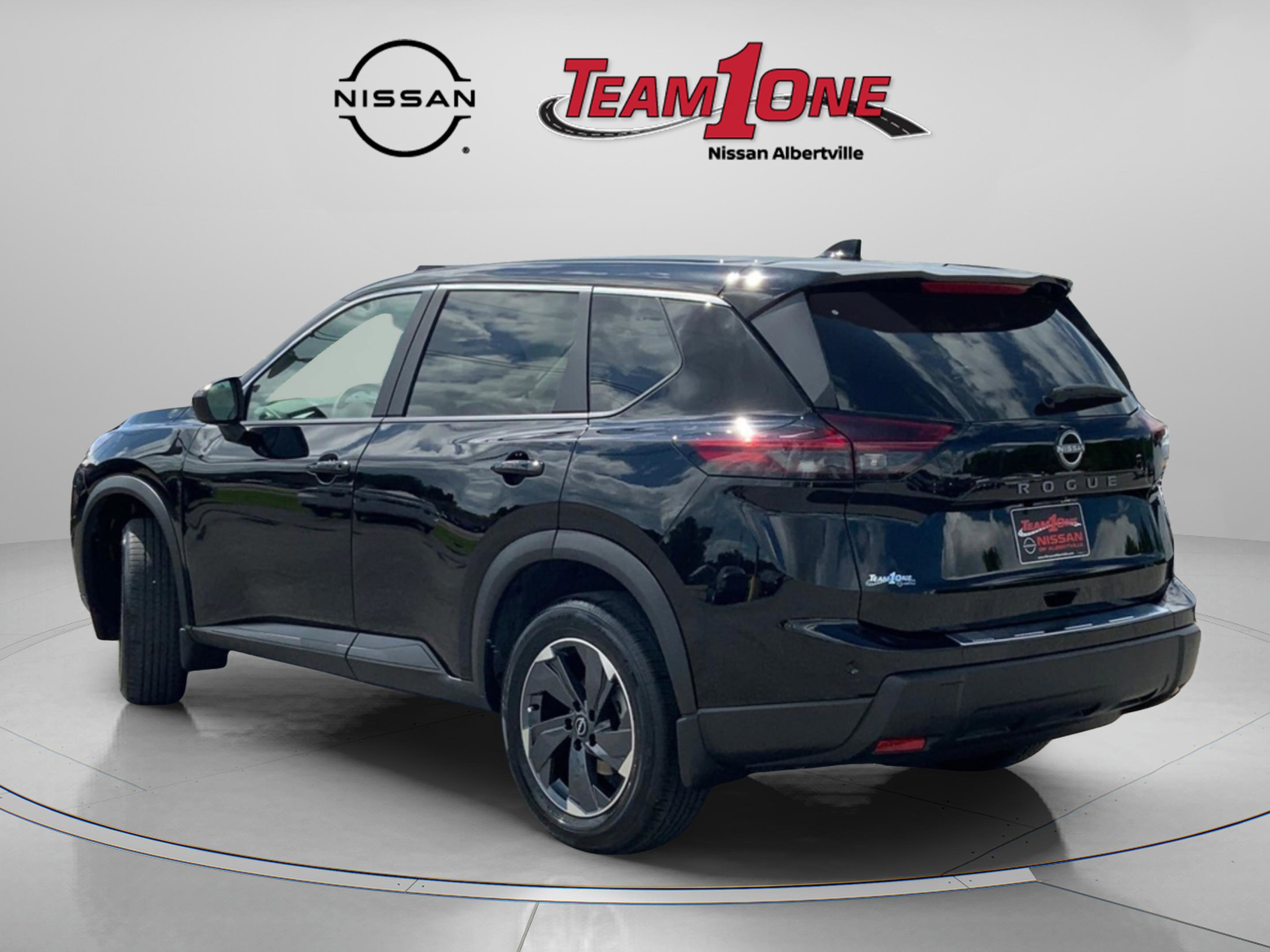 2025 Nissan Rogue SV photo 3